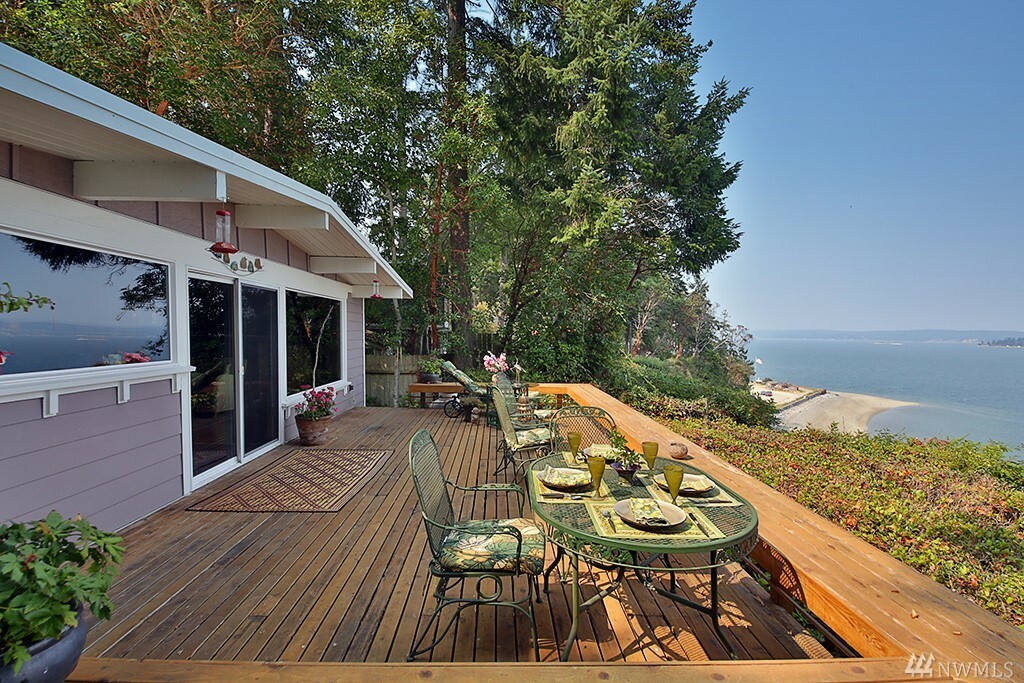 Property Photo:  1272 Dines Point Rd  WA 98253 