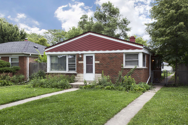 Property Photo:  901 Grey Avenue  IL 60202 