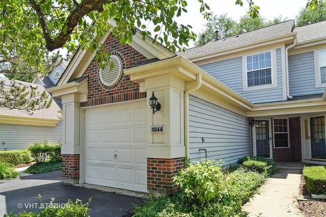 Property Photo: 1044 Talbots Lane IL 60007