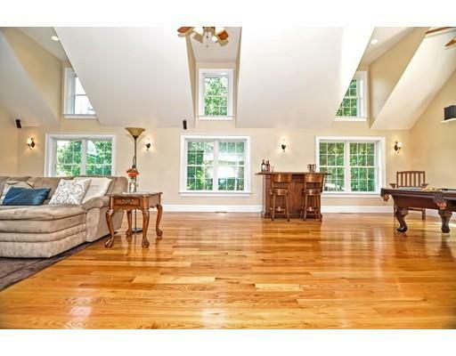 Property Photo: 36 Oriole Dr MA 01810