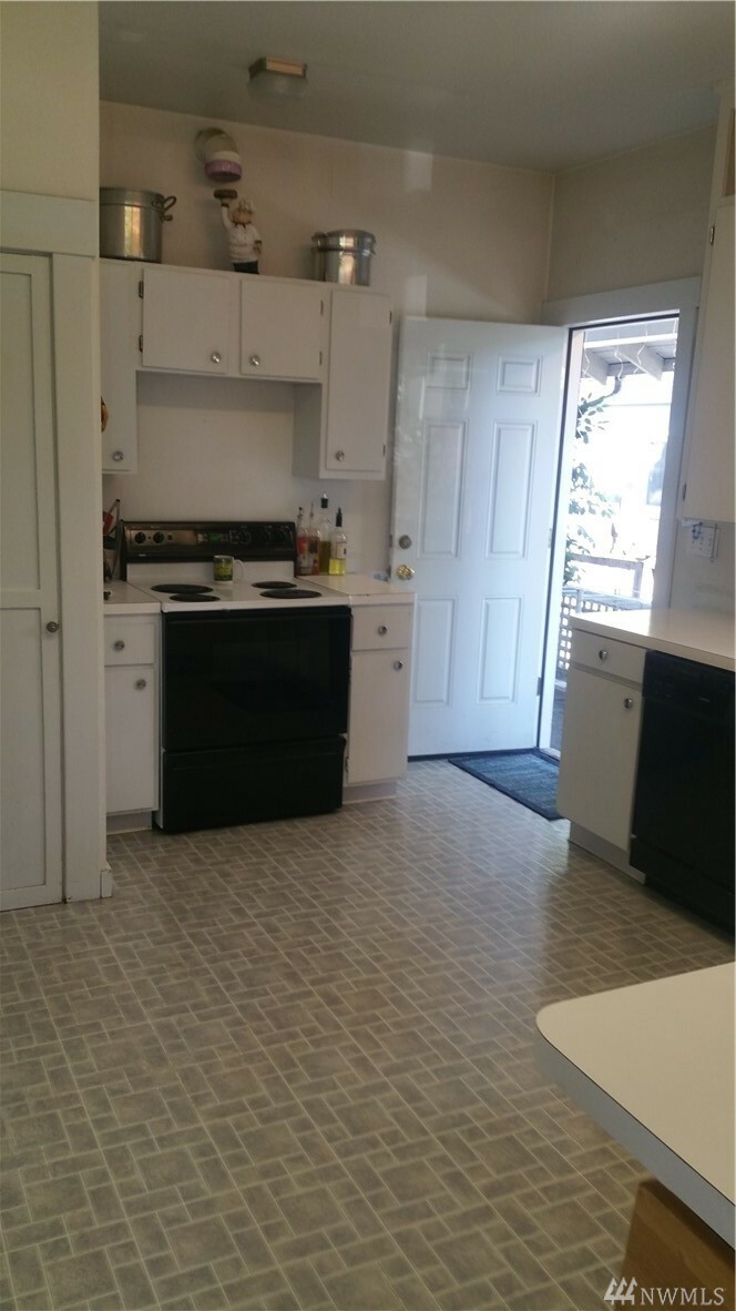 Property Photo: 3624 S Fawcett Ave WA 98418