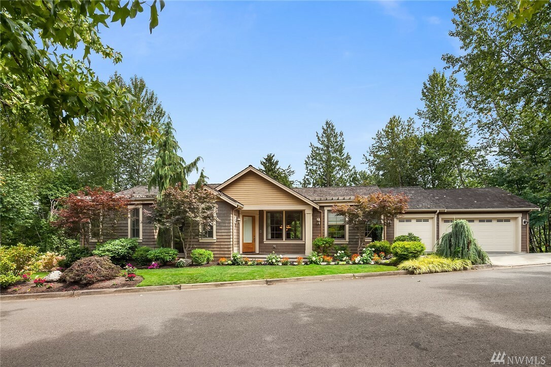 Property Photo:  3708 96th Ave NE  WA 98033 