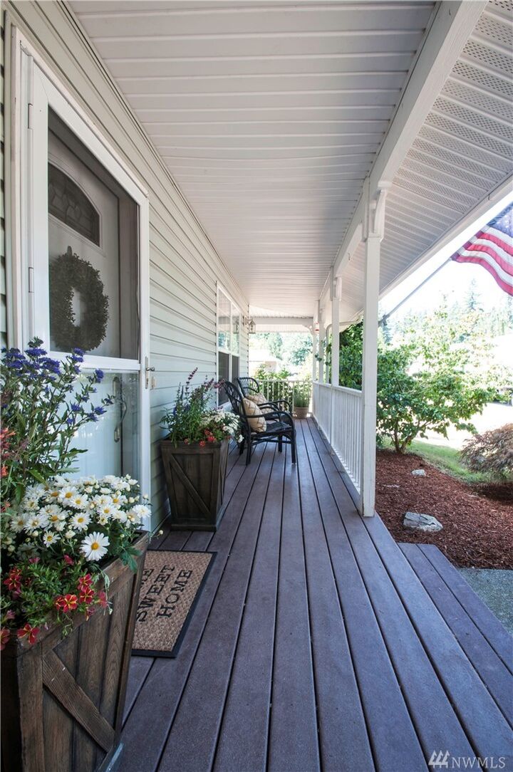 Property Photo:  1012 135th Ave SE  WA 98290 