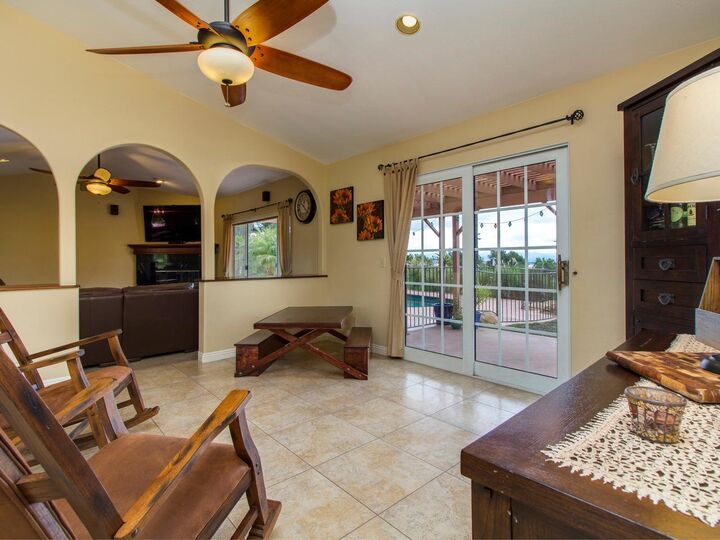 Property Photo: 424 Ali Way CA 92028