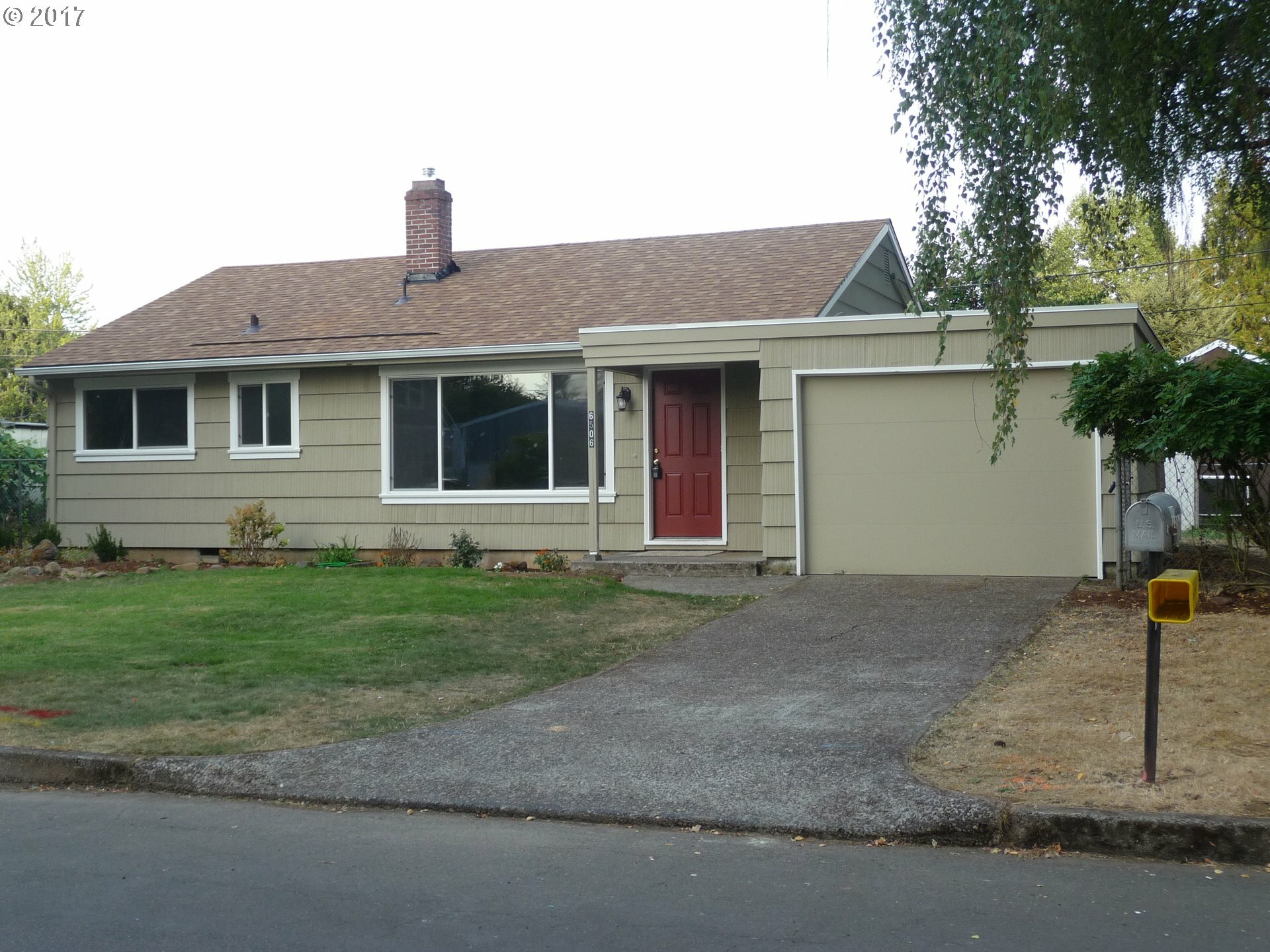 Property Photo:  6506 SE 135th Ave  OR 97236 