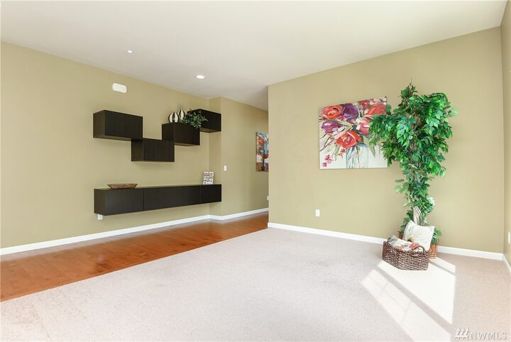 Property Photo: 9877 174th Court NE WA 98052