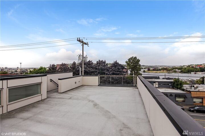 Property Photo:  2618  Eastlake Avenue E B  WA 98102 