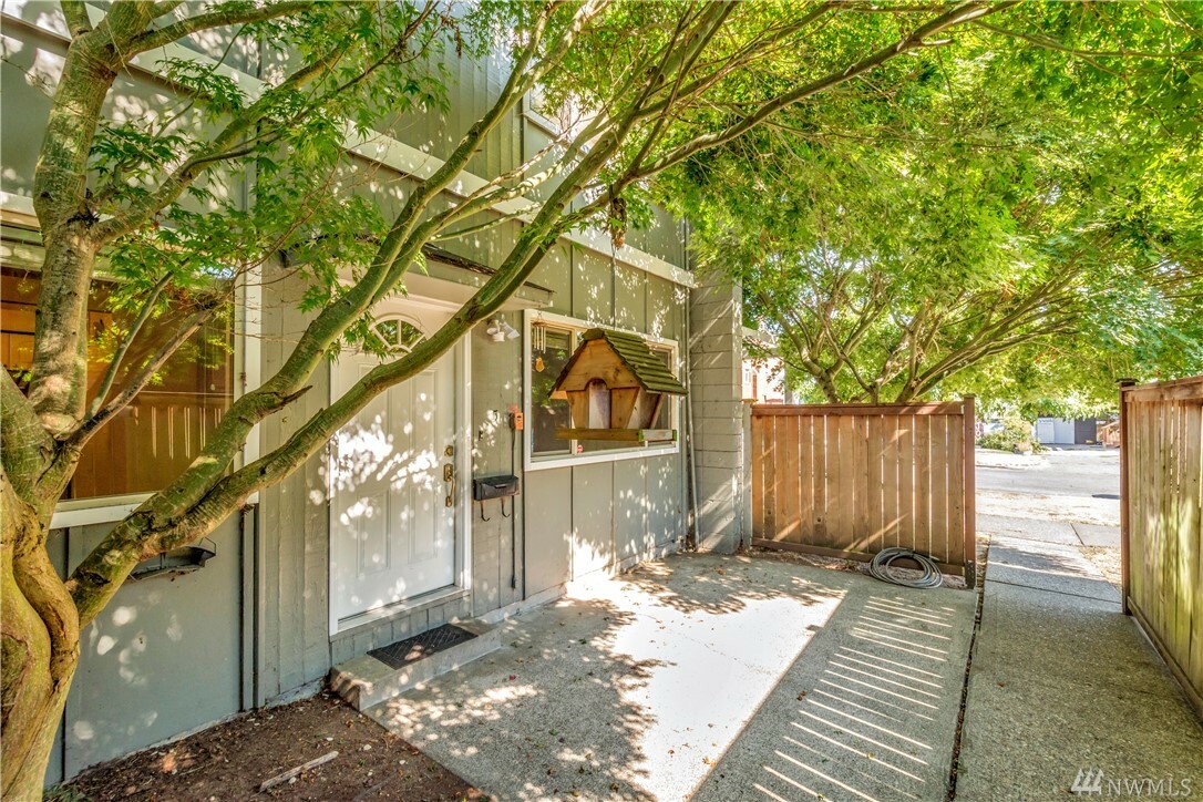 Property Photo:  708 N L St 5  WA 98403 