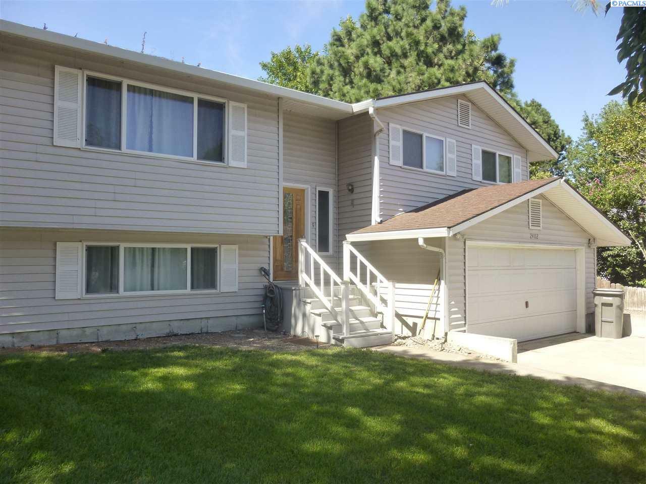 Property Photo:  2402 S Keller  WA 99337 