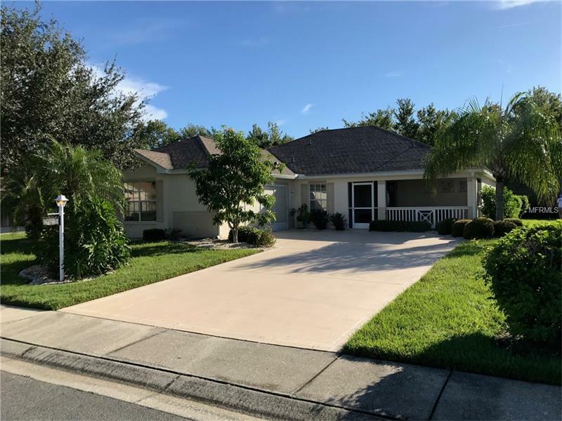 Property Photo: 2352 Emerald Lake Drive FL 33573