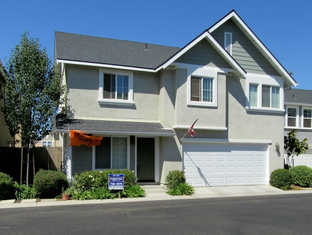 Property Photo:  1317 Plum Avenue  CA 93436 