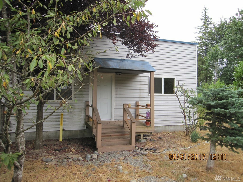 Property Photo:  1405 Flower Ave  WA 98366 