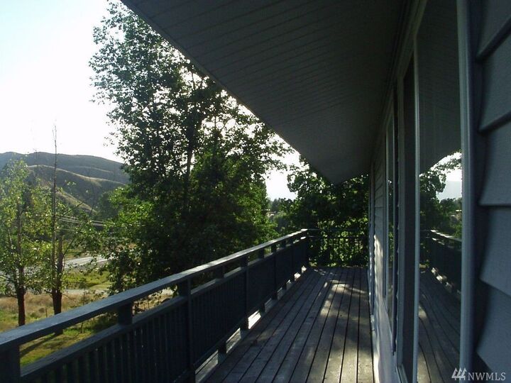 Property Photo:  283 Highway 20  WA 98855 