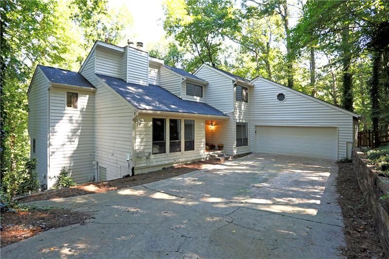 Property Photo: 195 Buckthorn Court 30076