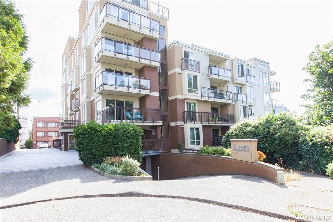 Property Photo: 500 5th Ave W 407 WA 98119