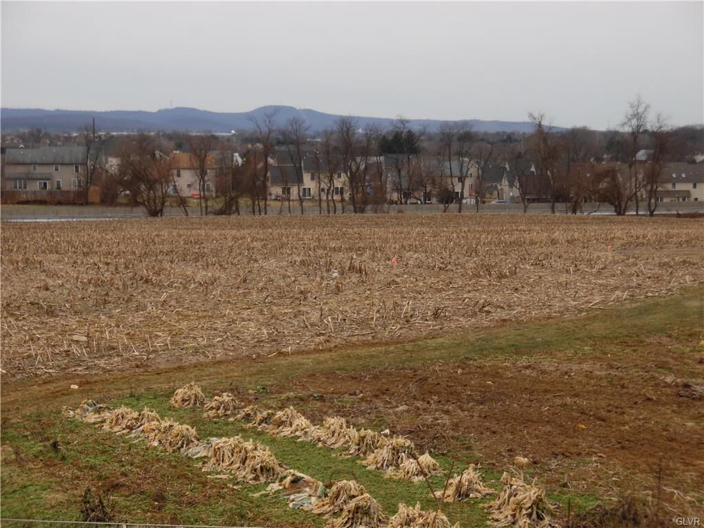 Property Photo:  2062 Elbow Lane  PA 18103 