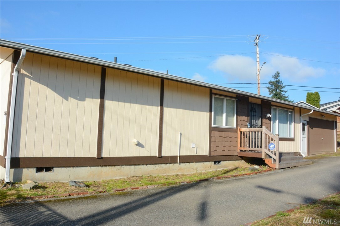 Property Photo:  9404 Holly Drive  WA 98204 