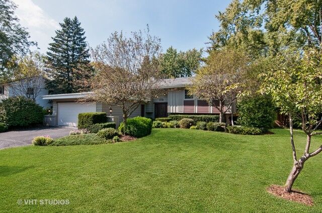 Property Photo:  425 Gartner Road  IL 60540 