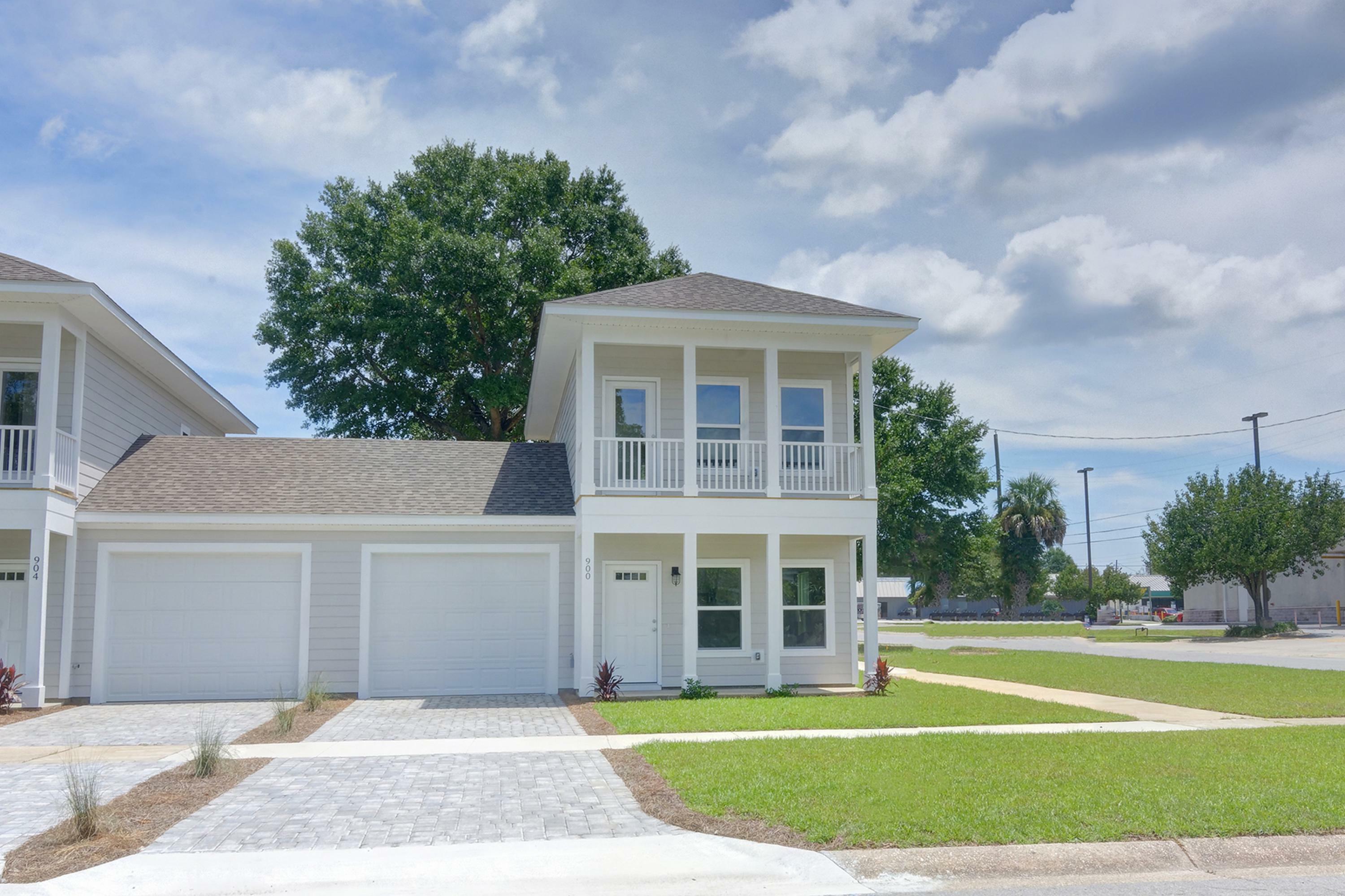 Property Photo:  900 N 8th Avenue  FL 32501 