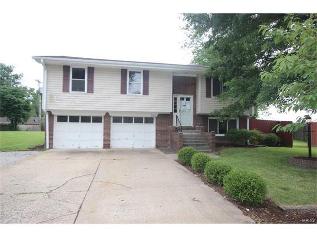 Property Photo: 304 Huntleigh IL 62220