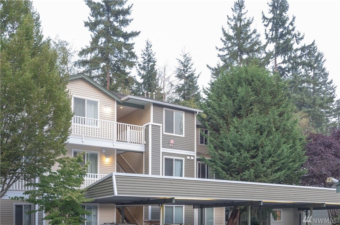 Property Photo:  12530  Admiralty Way I304  WA 98204 