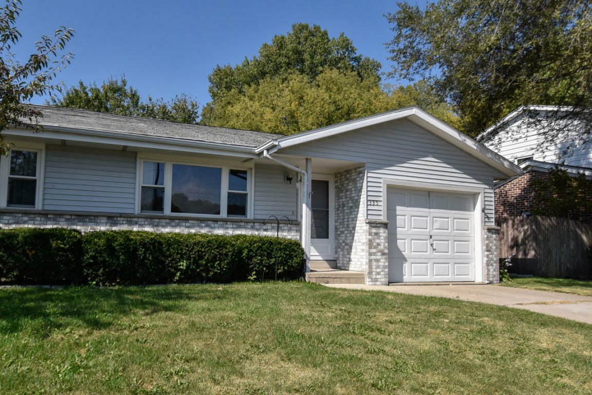 Property Photo: 335 Misty Meadows Blvd WI 53027-1966