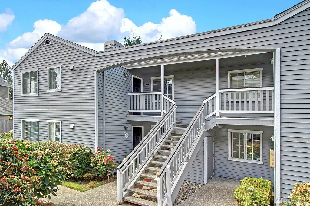 Property Photo:  17122 44th Ave W D202  WA 98037 