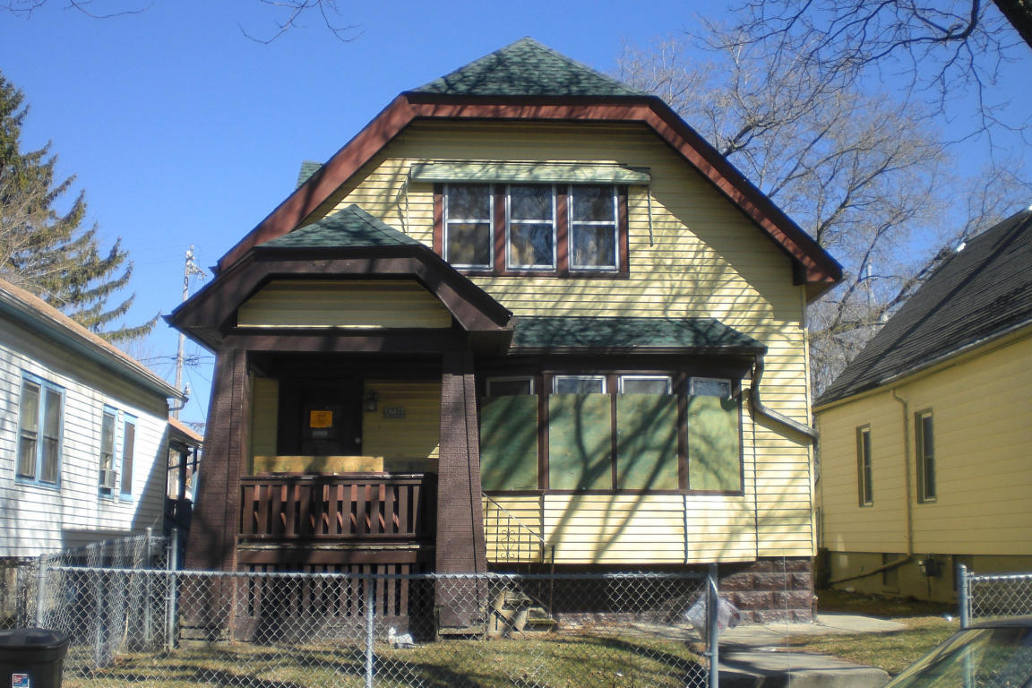 Property Photo: 2736 N 24th Pl 2736A WI 53206-1139