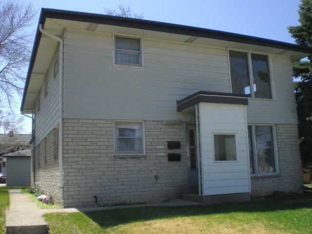 Property Photo: 10317 W Grant St WI 53227-1311