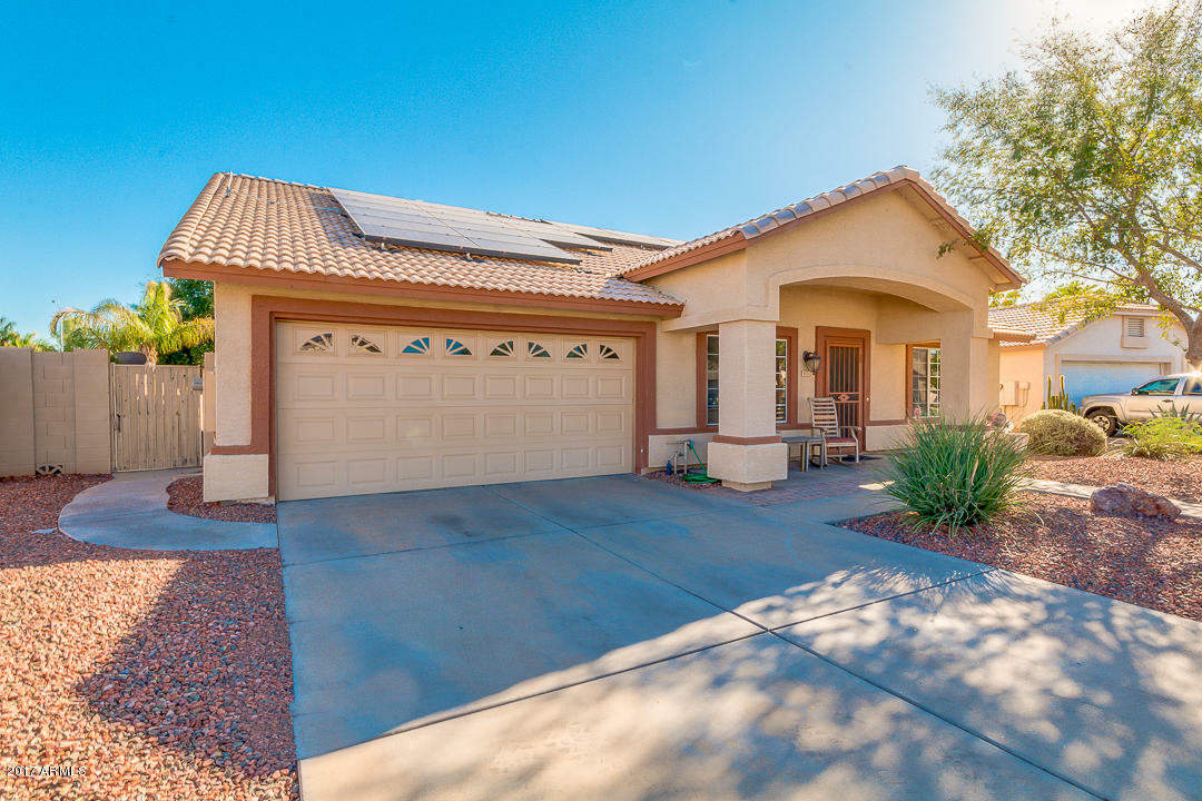 Property Photo:  813 E Cindy Street  AZ 85225 