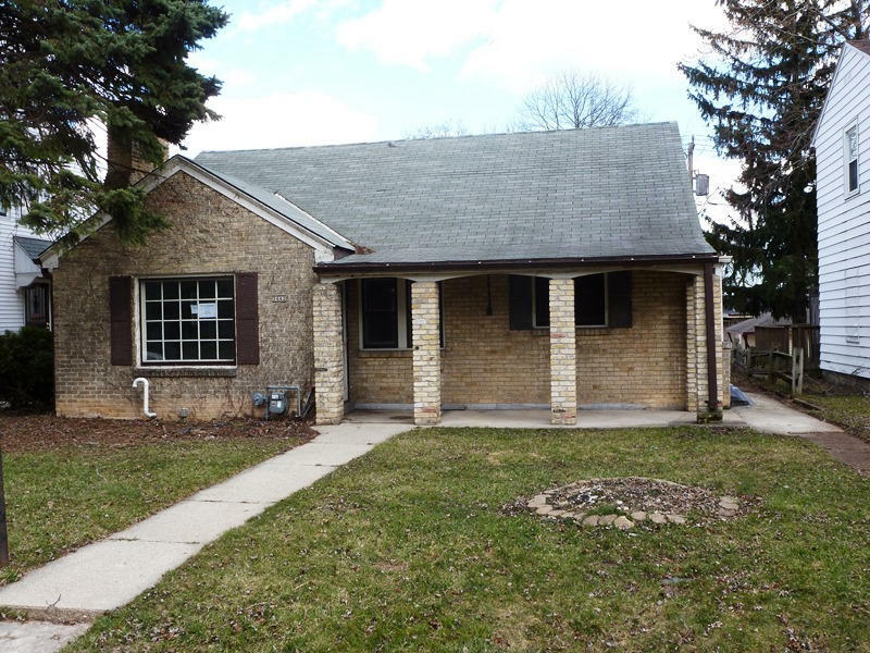 Property Photo:  5662 N 33rd St  WI 53209 