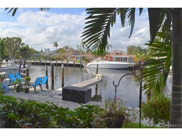 Property Photo:  1535 SE 15th St 101  FL 33316 