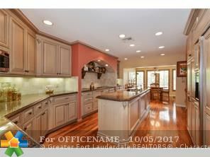 Property Photo: 10026 Vestal Pl FL 33071