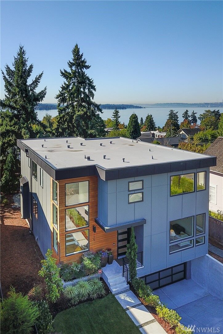 Property Photo:  115 7th Ave  WA 98033 
