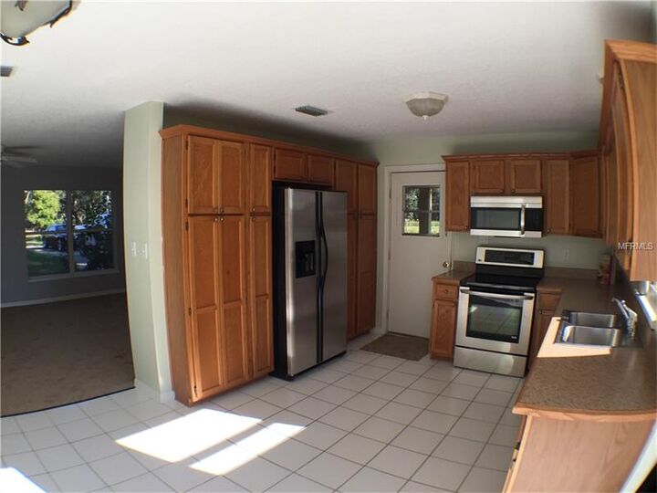 Property Photo: 27233 Walnut Avenue FL 34762
