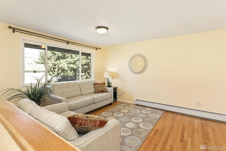 Property Photo:  1902 192nd Pl SW  WA 98036 