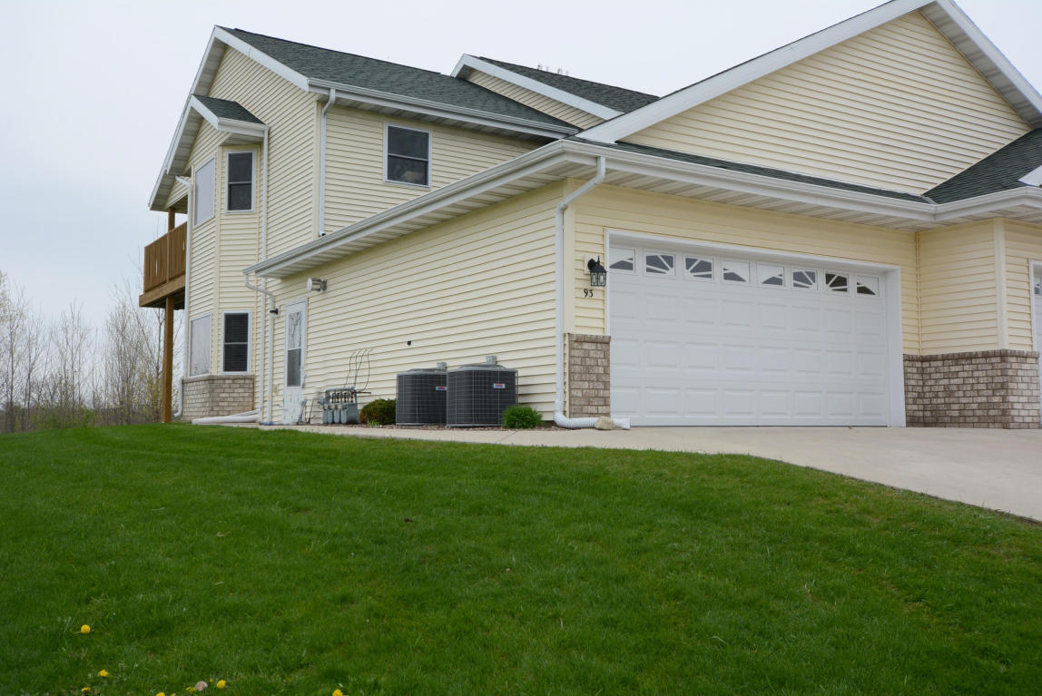 Property Photo: 855 Prairie Gardens Dr 93 WI 53040-9051
