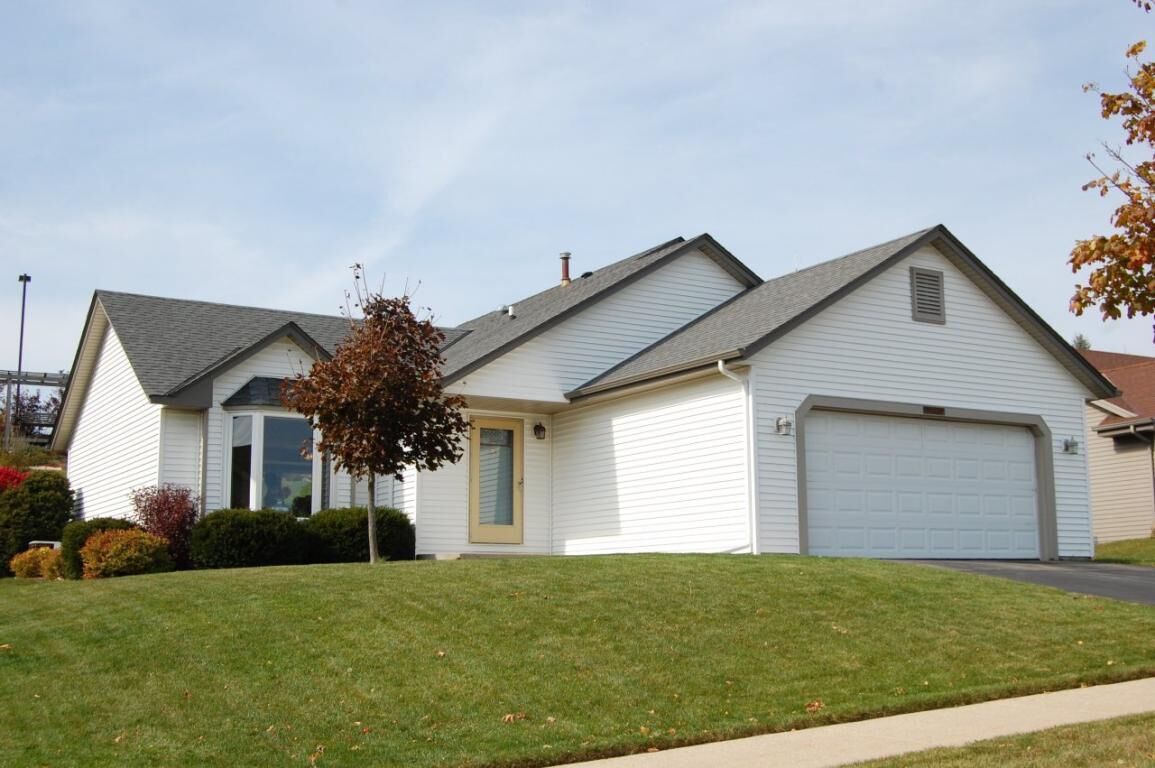Property Photo:  1736 Erin Ln  WI 53188 