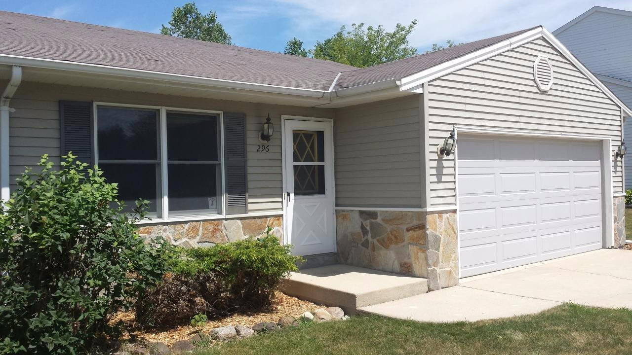 Property Photo:  296 Martin Dr  WI 53021 