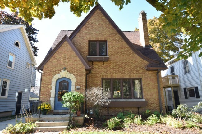 Property Photo:  5861 N Shoreland Ave  WI 53217 