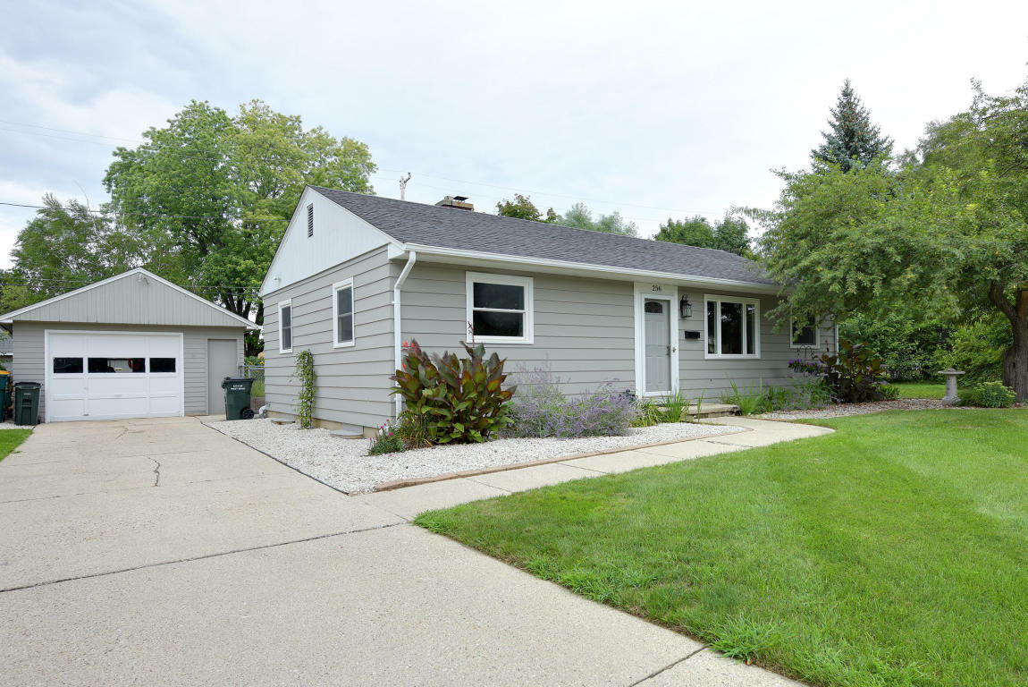 Property Photo: 256 Ivy Pl WI 53095