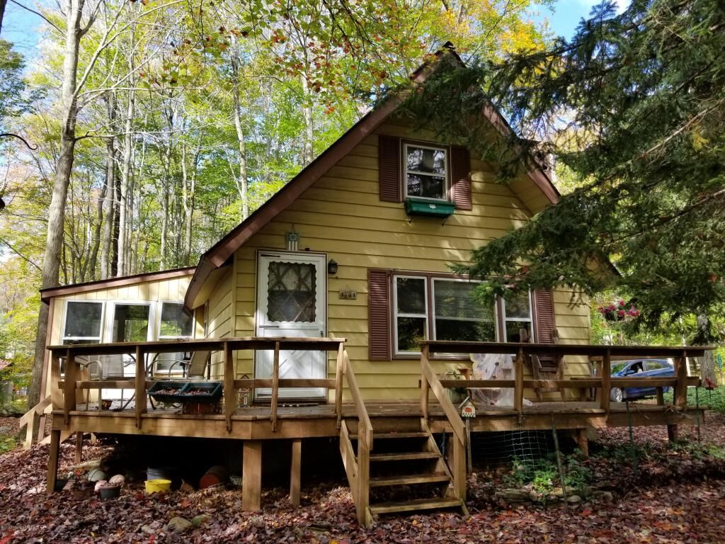 Property Photo: 222 Outer Drive PA 18347