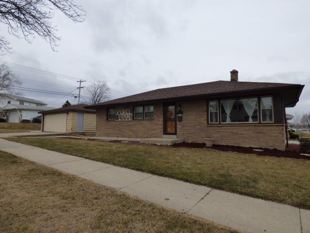 Property Photo: 2500 W Barnard Ave WI 53221