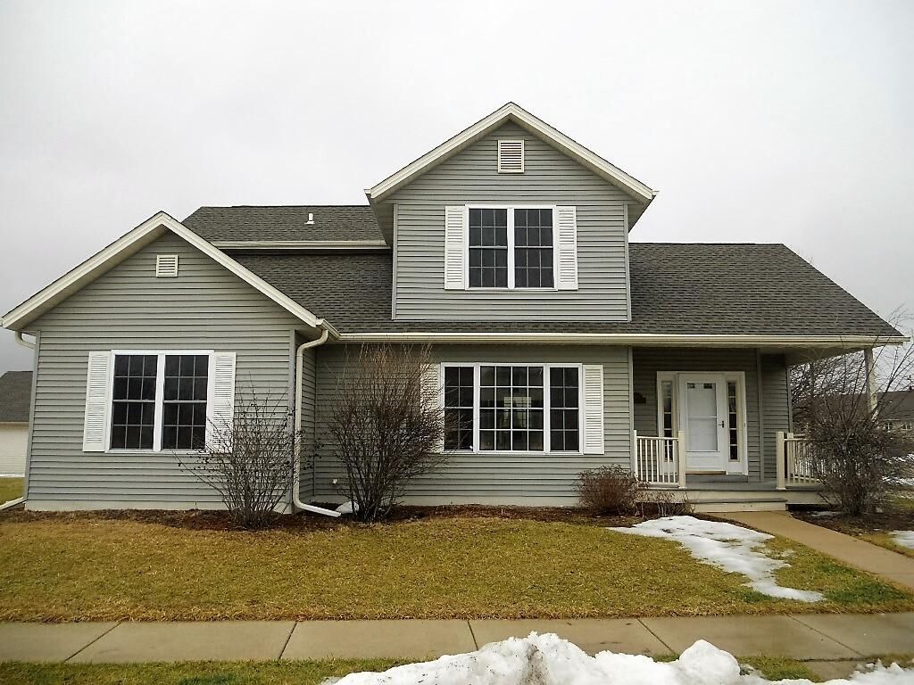 Property Photo:  548 Tributary Ln  WI 53105 