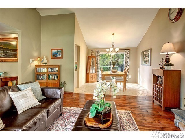 Property Photo: 11107 106th Ave NE WA 98033