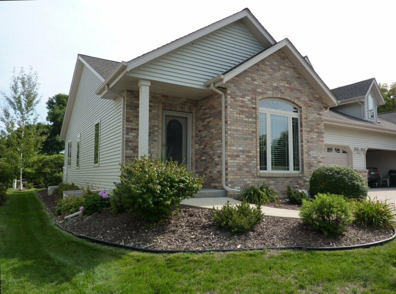 Property Photo: 3027 Joshua Ln WI 53095-5361