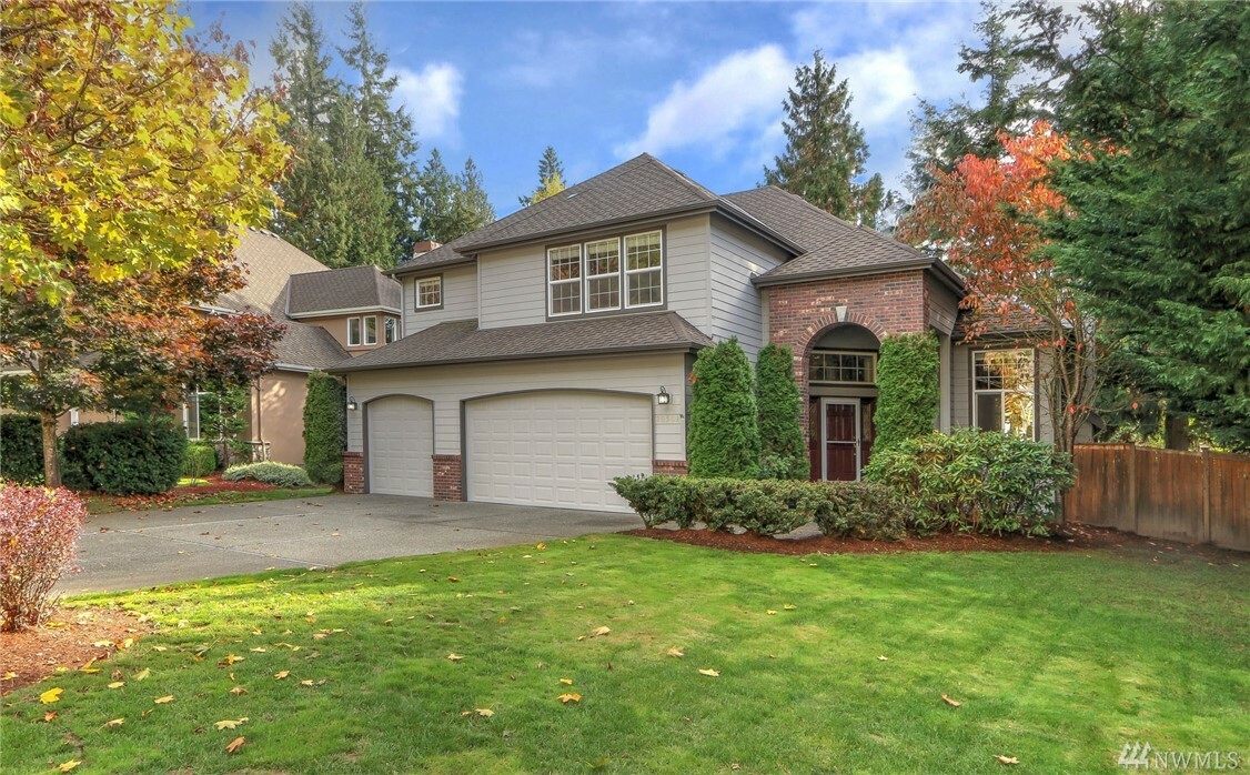 Property Photo:  20581 NE 33rd Ct  WA 98074 