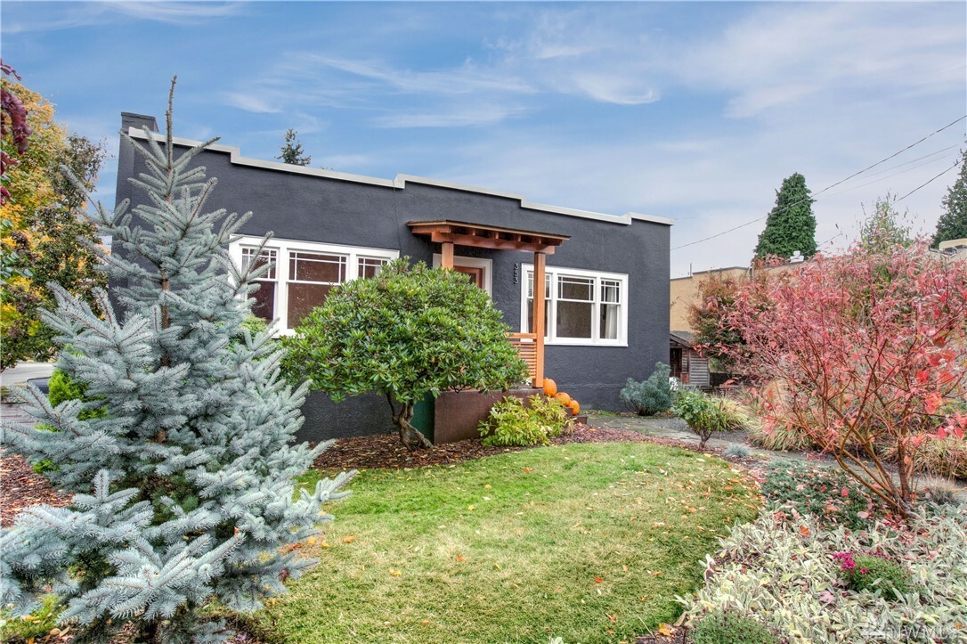Property Photo: 353 N 81st St WA 98103