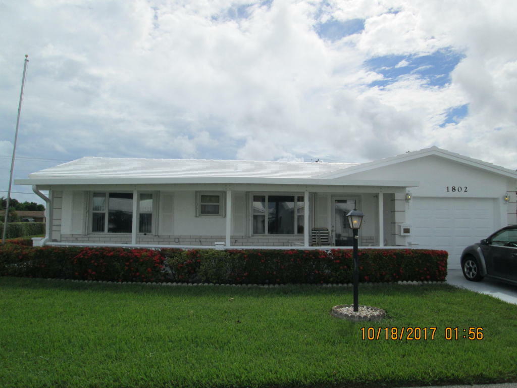 Property Photo: 1802 SW 22nd Avenue FL 33426