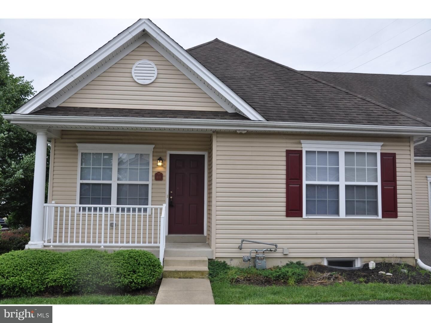 Property Photo:  401 Emerson Court  NJ 08021 